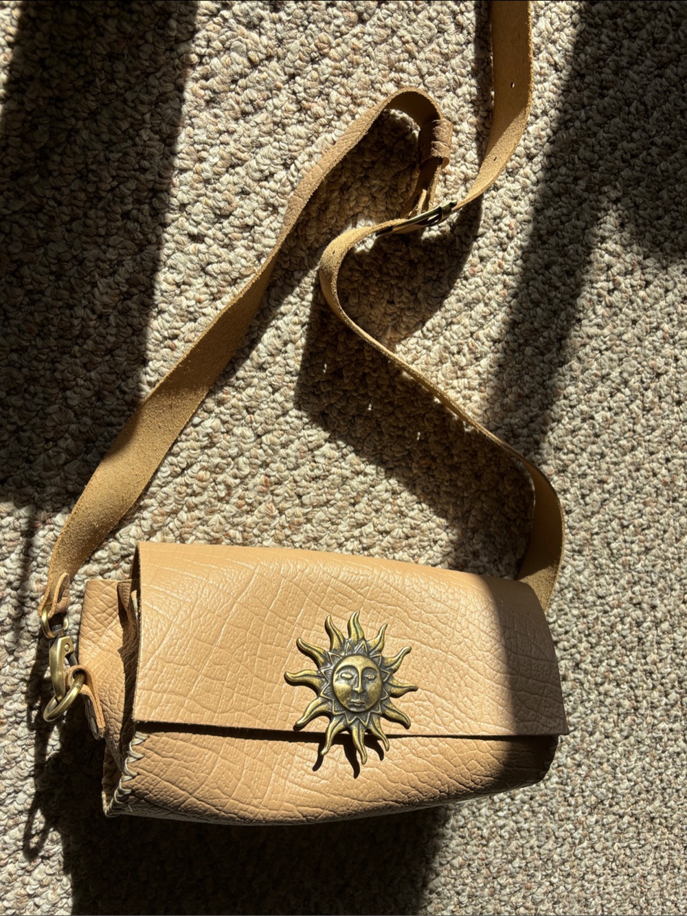 Individual Art Leather baguette bag in 100% handcrafted leather with wallet